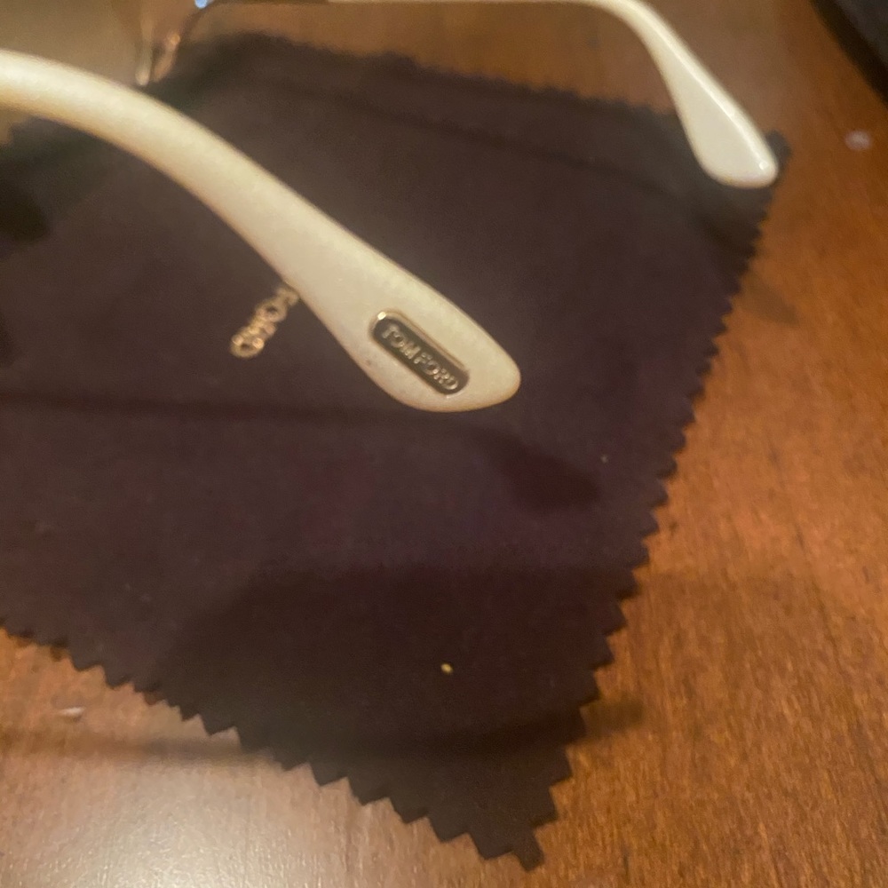 Sunglasses - Picture 2 of 3